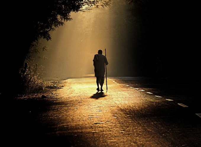 Hạng người sống hướng đến ánh sáng